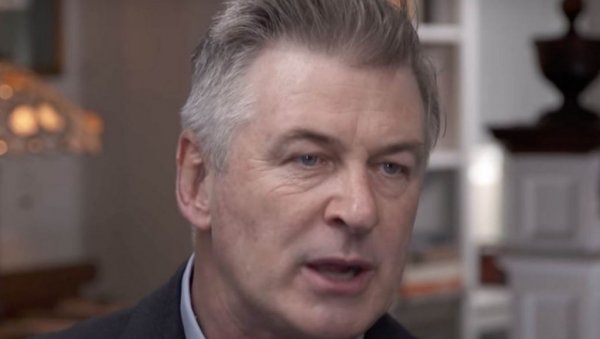 ПИТАЊЕ КОЈЕ МУЧИ ЊЕГОВЕ ПРИЈАТЕЉЕ И ПОРОДИЦУ: Да ли је Алек Болдвин почетком године требало да оде у пензију? ПИТАЊЕ КОЈЕ МУЧИ ЊЕГОВЕ ПРИЈАТЕЉЕ И ПОРОДИЦУ: Да ли је Алек Болдвин почетком године требало да оде у пензију?