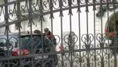 ПОРОДИЦА ОСУМЊИЧЕНОГ ЗА УБИСТВО ЂОКИЋА: Ово су мајка, отац и супруга Џонића (ВИДЕО) ПОРОДИЦА ОСУМЊИЧЕНОГ ЗА УБИСТВО ЂОКИЋА: Ово су мајка, отац и супруга Џонића (ВИДЕО)