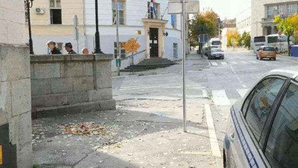 СУЗАНА ЏОНИЋ НА ИСПИТИВАЊУ: Супруга осумњиченог за убиство породице Ђокић у полицијској станици (ВИДЕО) СУЗАНА ЏОНИЋ НА ИСПИТИВАЊУ: Супруга осумњиченог за убиство породице Ђокић у полицијској станици (ВИДЕО)