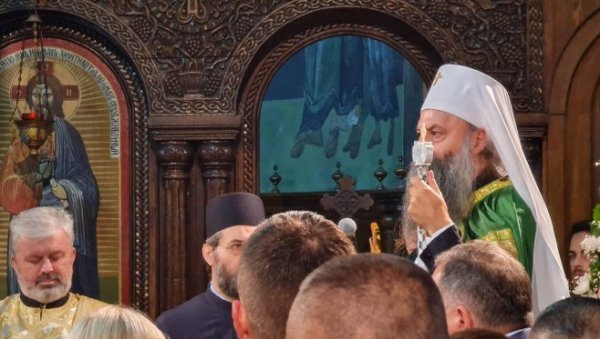 ПАТРИЈАРХ ПОРФИРИЈЕ СТИГАО У БАЊАЛУКУ: Ви народ ових крајева сте најбољи могући доказ да Бог није оставио верни народ ПАТРИЈАРХ ПОРФИРИЈЕ СТИГАО У БАЊАЛУКУ: Ви народ ових крајева сте најбољи могући доказ да Бог није оставио верни народ
