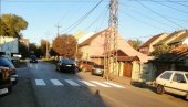 ПЕШАЧКИ ПРЕЛАЗИ НА НОВИМ ЛОКАЦИЈАМА: Обележене две прометне раскрснице у Вршцу ПЕШАЧКИ ПРЕЛАЗИ НА НОВИМ ЛОКАЦИЈАМА: Обележене две прометне раскрснице у Вршцу