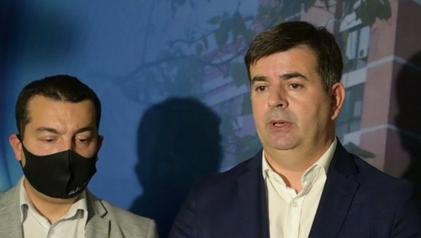 ЗАХВАЛНОСТ МЕДИЦИНАРИМА: Мирсад Ђерлек у посети пиротској Општој болници ЗАХВАЛНОСТ МЕДИЦИНАРИМА: Мирсад Ђерлек у посети пиротској Општој болници