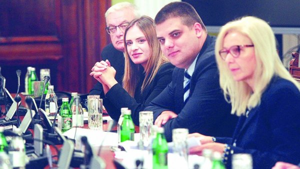 ОТВАРА СЕ ШАЛТЕР ЗА ИЗБОРНЕ ПРИТУЖБЕ: Шта све предвиђа споразум власти и дела опозиције поводом предстојећих избора ОТВАРА СЕ ШАЛТЕР ЗА ИЗБОРНЕ ПРИТУЖБЕ: Шта све предвиђа споразум власти и дела опозиције поводом предстојећих избора