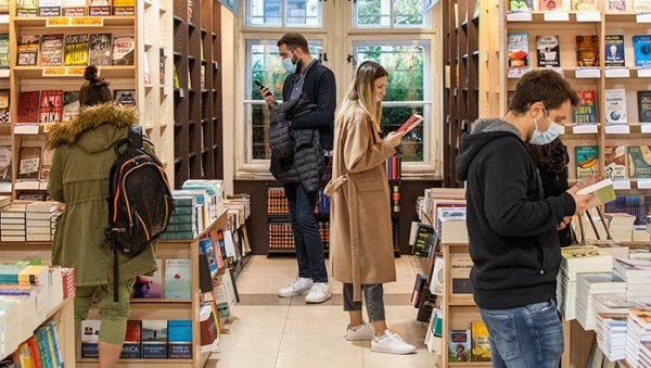 ЛАГУНИНИ САЈАМСКИ ДАНИ: Читаоци траже Бакмана, Лусинду Рајли, Несбеа... ЛАГУНИНИ САЈАМСКИ ДАНИ: Читаоци траже Бакмана, Лусинду Рајли, Несбеа...