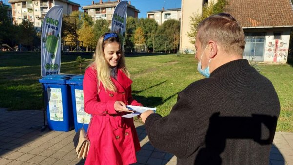 ГРАЂАНИ ВРШЦА ДАВАЛИ СУГЕСТИЈЕ: Инфо-пултови ЈКП „Други октобар“ показали сврсисходност ГРАЂАНИ ВРШЦА ДАВАЛИ СУГЕСТИЈЕ: Инфо-пултови ЈКП „Други октобар“ показали сврсисходност