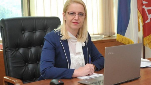 СЊЕЖАНА НОВАКОВИЋ БУРСАЋ: Мектић прекршио закључке Народне скупштине и показао подаништво опозиције СЊЕЖАНА НОВАКОВИЋ БУРСАЋ: Мектић прекршио закључке Народне скупштине и показао подаништво опозиције