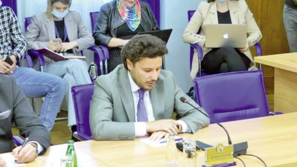 ПЕРУНИЧИЋ НИЈЕ САМ КРИВ ЗA СВЕ: Челници безбедносног сектора сатима пред члановима ресорног скупштинског одбора ПЕРУНИЧИЋ НИЈЕ САМ КРИВ ЗA СВЕ: Челници безбедносног сектора сатима пред члановима ресорног скупштинског одбора
