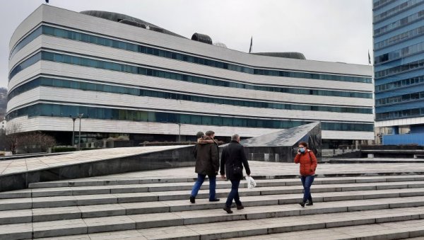 БЕЗ ФОТЕЉА ОСТАЛИ КОШАРАЦ И АМИЏИЋ: На хитној седници Парламентарне скупштине БиХ смењени српски министри БЕЗ ФОТЕЉА ОСТАЛИ КОШАРАЦ И АМИЏИЋ: На хитној седници Парламентарне скупштине БиХ смењени српски министри