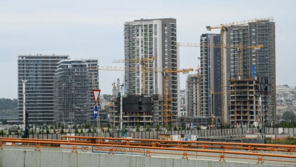 ОБРНУТО МИЛИЈАРДУ И ПО ЕВРА: Промет непокретности у трећем кварталу обара рекорде по броју уговора, најскупљи стан у Београду на води ОБРНУТО МИЛИЈАРДУ И ПО ЕВРА: Промет непокретности у трећем кварталу обара рекорде по броју уговора, најскупљи стан у Београду на води