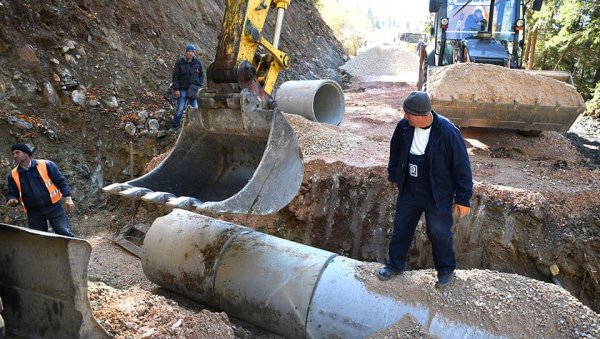 АСФАЛТ СПАЈА СЕЛА И СВЕТИЊЕ: Реконструкција макадамског пута Рудно—Студеница од виталног значаја за мештане АСФАЛТ СПАЈА СЕЛА И СВЕТИЊЕ: Реконструкција макадамског пута Рудно—Студеница од виталног значаја за мештане