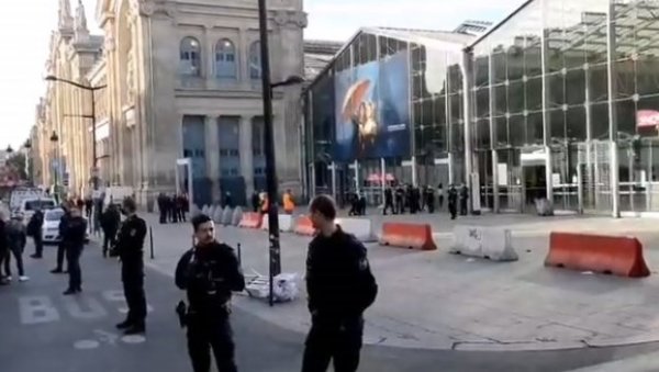 ДРАМА У ПАРИЗУ! Евакуисана железничка станица због сумњивог пртљага (ВИДЕО) ДРАМА У ПАРИЗУ! Евакуисана железничка станица због сумњивог пртљага (ВИДЕО)