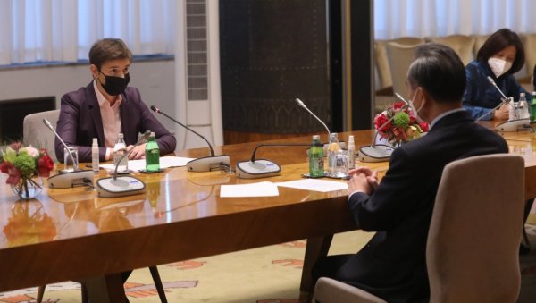 ЧЕЛИЧНО ПРИЈАТЕЉСТВО СРБИЈЕ И КИНЕ ЈОШ ЈАЧЕ: Брнабић и Ванг Ји о односима и сарадњи две земље ЧЕЛИЧНО ПРИЈАТЕЉСТВО СРБИЈЕ И КИНЕ ЈОШ ЈАЧЕ: Брнабић и Ванг Ји о односима и сарадњи две земље