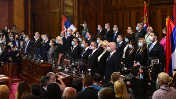 ВЕЋЕ ПЛАТЕ, НОВИ ПУТЕВИ УСРЕД БИТКЕ СА КОРОНОМ: Анализа Новости - шта су конкретни учинци кабинета Ане Брнабић за првих годину дана рада ВЕЋЕ ПЛАТЕ, НОВИ ПУТЕВИ УСРЕД БИТКЕ СА КОРОНОМ: Анализа Новости - шта су конкретни учинци кабинета Ане Брнабић за првих годину дана рада