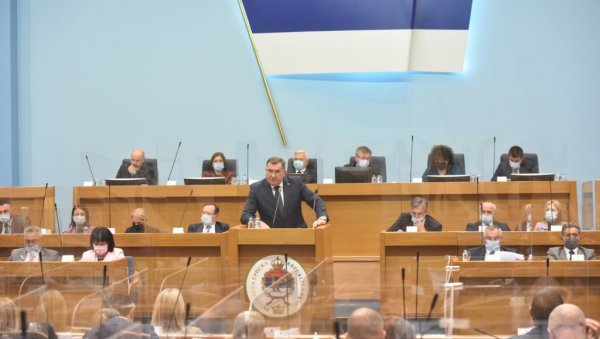 ВОЉА НАРОДА СРПСКЕ ИДЕ У БУБАЊ?! Спор око једног листића и мандата траје годину и по, Додикова странка против жреба ВОЉА НАРОДА СРПСКЕ ИДЕ У БУБАЊ?! Спор око једног листића и мандата траје годину и по, Додикова странка против жреба