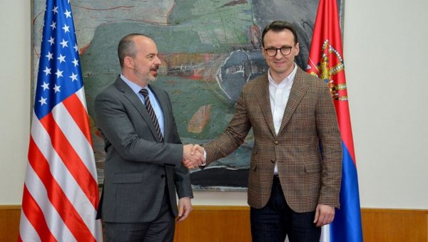 САСТАНАК ПЕТКОВИЋА И ГИНКЕЛА: Директор Канцеларије за КиМ разговарао са новоименованим замеником амбасадора САД у Србији (ФОТО) САСТАНАК ПЕТКОВИЋА И ГИНКЕЛА: Директор Канцеларије за КиМ разговарао са новоименованим замеником амбасадора САД у Србији (ФОТО)