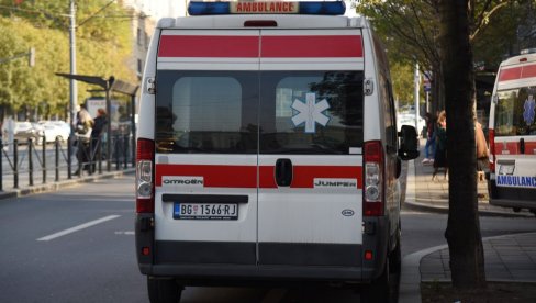IZBODEN MUŠKARAC U CENTRU BEOGRADA: Hitno prebačen u Urgentni centar