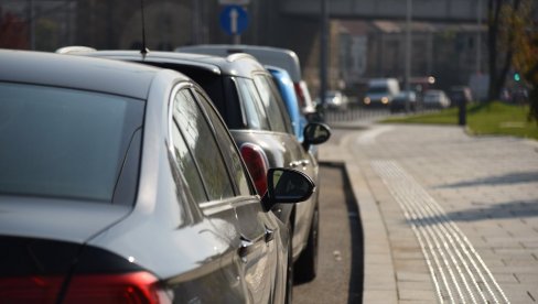 OD 1. APRILA BESPLATAN PARKING ZA OVA VOZILA: Stupa na snagu nova uredba, nisu svi zadovoljni promenom u Nemačkoj OD 1. APRILA BESPLATAN PARKING ZA OVA VOZILA: Stupa na snagu nova uredba, nisu svi zadovoljni promenom u Nemačkoj