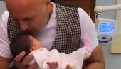 MIHA UPOZNAO UNUKU: Dirljiv prvi susret deke i Virdžinijine ćerke (VIDEO) MIHA UPOZNAO UNUKU: Dirljiv prvi susret deke i Virdžinijine ćerke (VIDEO)