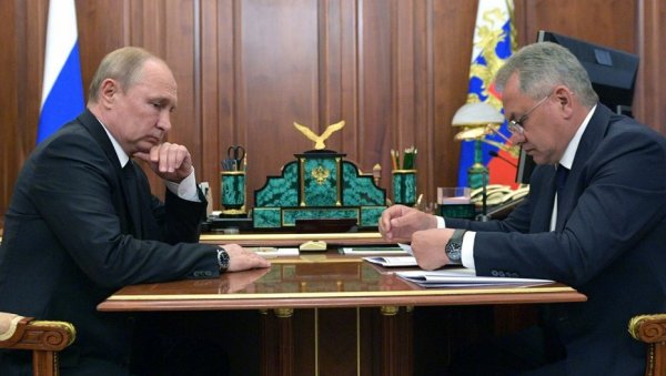СЛЕПИ БЕС ЛОНДОНА: Велика Британија пуца себи у ногу уводећи санкције Русима СЛЕПИ БЕС ЛОНДОНА: Велика Британија пуца себи у ногу уводећи санкције Русима