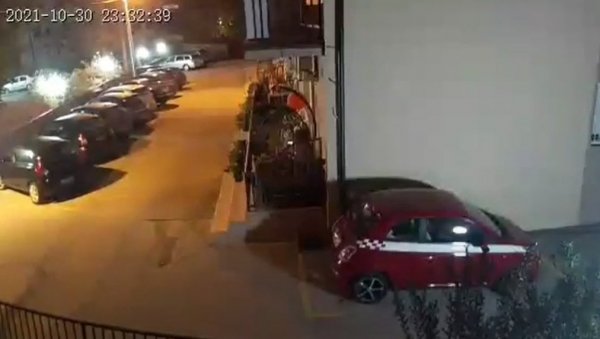 СНИМАК ЗЕМЉОТРЕСА У МЛАДЕНОВЦУ: Камере забележиле потрес (ВИДЕО) СНИМАК ЗЕМЉОТРЕСА У МЛАДЕНОВЦУ: Камере забележиле потрес (ВИДЕО)