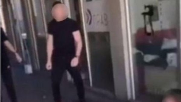 СИЛЕЏИЈЕ У КРУПНОМ КАДРУ: Снимци вербалног и физичког насиља из Краљева и Београда на друштвеним мрежама узнемирили грађане широм земље СИЛЕЏИЈЕ У КРУПНОМ КАДРУ: Снимци вербалног и физичког насиља из Краљева и Београда на друштвеним мрежама узнемирили грађане широм земље