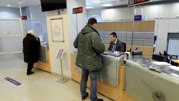СВАКИ 20. КАСНИ СА ОТПЛАТОМ ПЛАСТИКЕ: За само месец дана угашено или затворено око 5.500 кредитних картица СВАКИ 20. КАСНИ СА ОТПЛАТОМ ПЛАСТИКЕ: За само месец дана угашено или затворено око 5.500 кредитних картица