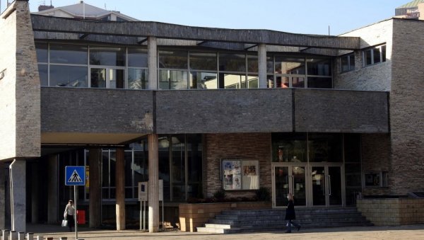 ПОЧИЊЕ ФЕСТИВАЛ БЕЗ ПРЕВОДА: Зеничани отварају ЈПФ ПОЧИЊЕ ФЕСТИВАЛ БЕЗ ПРЕВОДА: Зеничани отварају ЈПФ