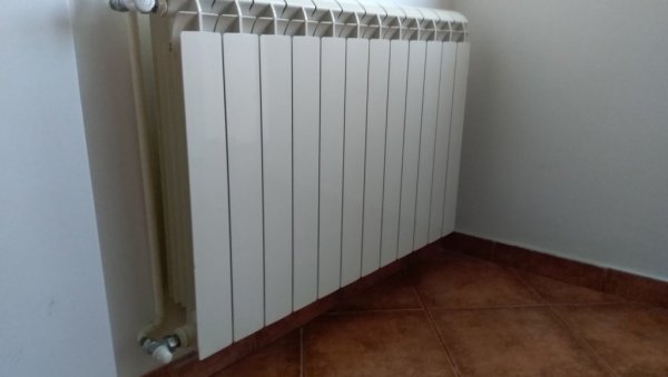 ТОПЛИ РАДИЈАТОРИ У СТАНОВИМА: У Смедереву данас почела грејна сезона ТОПЛИ РАДИЈАТОРИ У СТАНОВИМА: У Смедереву данас почела грејна сезона