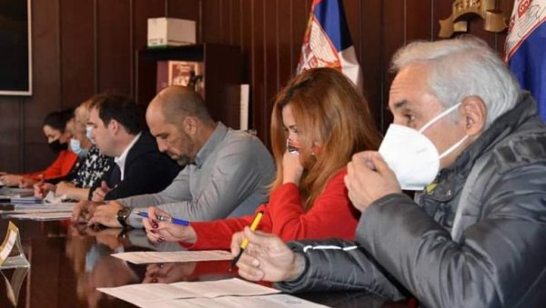 ВЕЋА СУБВЕНЦИЈА ЗА ЈКП РАВНО 2014: Ћупријски већници једногласно подржали захтев предузећа ВЕЋА СУБВЕНЦИЈА ЗА ЈКП РАВНО 2014: Ћупријски већници једногласно подржали захтев предузећа