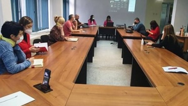 КАКО ДО УЛАГАЊА “КОД КУЋЕ”: Подршка предузетницима из дијаспоре КАКО ДО УЛАГАЊА “КОД КУЋЕ”: Подршка предузетницима из дијаспоре