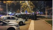 КРВАВИ ОБРАЧУН У НОВОМ САДУ: Севали ножеви насред улице, има повређених (ВИДЕО) КРВАВИ ОБРАЧУН У НОВОМ САДУ: Севали ножеви насред улице, има повређених (ВИДЕО)