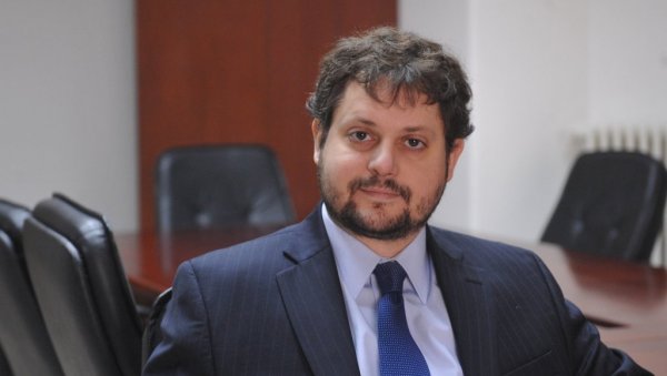 МИРКО МРКИЋ: Шта је мета на коју циља Мета? МИРКО МРКИЋ: Шта је мета на коју циља Мета?