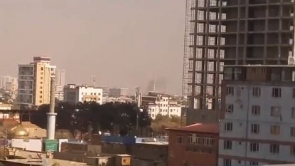 СНАЖНА ЕКСПЛОЗИЈА У КАБУЛУ: Чули се пуцњи код војне болнице (ФОТО/ВИДЕО) СНАЖНА ЕКСПЛОЗИЈА У КАБУЛУ: Чули се пуцњи код војне болнице (ФОТО/ВИДЕО)