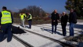 БЕЗБЕДНИЈИ ПРУЖНИ ПРЕЛАЗ: Реконструкција на укрштању Улице Симе Сараге и железничке пруге БЕЗБЕДНИЈИ ПРУЖНИ ПРЕЛАЗ: Реконструкција на укрштању Улице Симе Сараге и железничке пруге