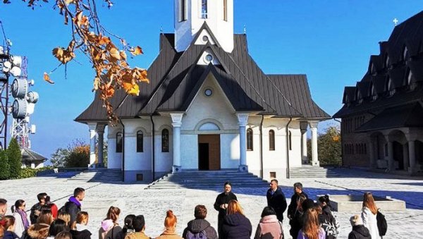 ВАЖНО АНГАЖОВАЊЕ ЗА СТУДЕНТЕ ИЗ БАЊА ЛУКЕ: Будуће архитекте припремају идејно решење за спортско - рекреативни центар у Модричи ВАЖНО АНГАЖОВАЊЕ ЗА СТУДЕНТЕ ИЗ БАЊА ЛУКЕ: Будуће архитекте припремају идејно решење за спортско - рекреативни центар у Модричи