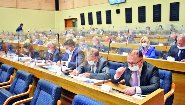 БУЏЕТ РАЗВОЈНИ, А НЕ ИЗБОРНИ: Жестока расправа у Народној скупштини Републике Српске око јавних финансија БУЏЕТ РАЗВОЈНИ, А НЕ ИЗБОРНИ: Жестока расправа у Народној скупштини Републике Српске око јавних финансија