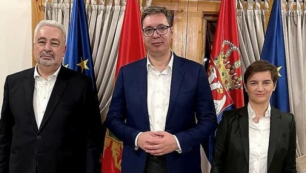 ВУЧИЋ ПОЖЕЛЕО ДОБРОДОШЛИЦУ КРИВОКАПИЋУ: Србија и Црна Гора могу и морају боље да сарађују ВУЧИЋ ПОЖЕЛЕО ДОБРОДОШЛИЦУ КРИВОКАПИЋУ: Србија и Црна Гора могу и морају боље да сарађују