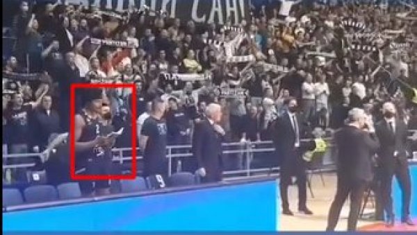 ТАЈНА ЛЕДЕЈОВЕ СВЕСКЕ: Шта то чита кошаркаш Партизана пред сваки меч? ТАЈНА ЛЕДЕЈОВЕ СВЕСКЕ: Шта то чита кошаркаш Партизана пред сваки меч?