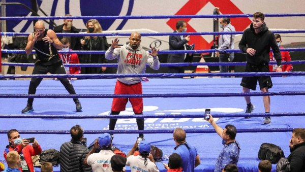 РОЈ ЏОНС ЈУНИОР ОДУШЕВЉЕН ГРОБАРИМА: Желим да мој син игра кошарку у Партизану РОЈ ЏОНС ЈУНИОР ОДУШЕВЉЕН ГРОБАРИМА: Желим да мој син игра кошарку у Партизану