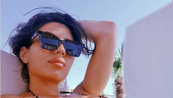 ОВО ЈЕ ДЕВОЈКА МИЛОША БИКОВИЋА: Са њом се појавио на премијери, ево чиме се бави лепа Ивана ОВО ЈЕ ДЕВОЈКА МИЛОША БИКОВИЋА: Са њом се појавио на премијери, ево чиме се бави лепа Ивана