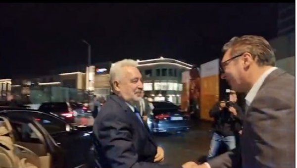 ДОБРОДОШЛИ У БЕОГРАД, ДРАГИ ПРИЈАТЕЉИ: Вучић обилази Кулу Београд са Рамом и Кривокапићем (ВИДЕО) ДОБРОДОШЛИ У БЕОГРАД, ДРАГИ ПРИЈАТЕЉИ: Вучић обилази Кулу Београд са Рамом и Кривокапићем (ВИДЕО)