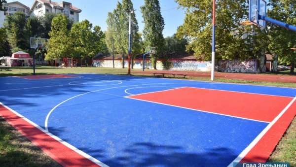 ЛЕПЕ ВЕСТИ ИЗ ЗРЕЊАНИНА: Два нова кошаркашка терена под отвореним небом ЛЕПЕ ВЕСТИ ИЗ ЗРЕЊАНИНА: Два нова кошаркашка терена под отвореним небом