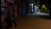 KAŽNJENI SA 100.000 DINARA: Razbili prozor SNS prostorija u Novom Sadu, pa se predali policiji KAŽNJENI SA 100.000 DINARA: Razbili prozor SNS prostorija u Novom Sadu, pa se predali policiji
