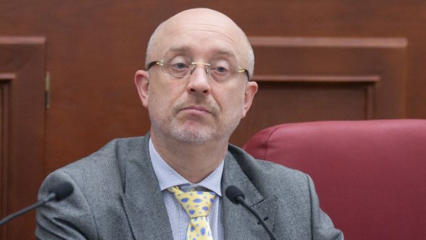 ОГЛАСИО СЕ УКРАЈИНСКИ МИНИСТАР ОДБРАНЕ: Кијев дозволио да га НАТО искористи у сукобу са Москвом ОГЛАСИО СЕ УКРАЈИНСКИ МИНИСТАР ОДБРАНЕ: Кијев дозволио да га НАТО искористи у сукобу са Москвом