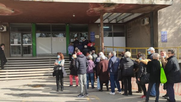 НЕДОСТАЈУ ЛЕКАРИ: Стално одтворен конкурс у зрењанинском Дому здравља (ФОТО) НЕДОСТАЈУ ЛЕКАРИ: Стално одтворен конкурс у зрењанинском Дому здравља (ФОТО)