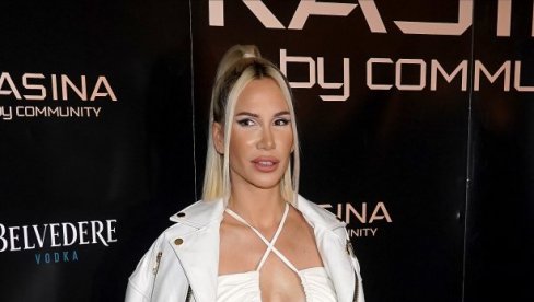 NEKADA NIJE ZNAO ŠTA JE SA EMOCIJAMA, PA SE POVLAČIO: Nikolija Jovanović o ocu Vladi Jovanoviću NEKADA NIJE ZNAO ŠTA JE SA EMOCIJAMA, PA SE POVLAČIO: Nikolija Jovanović o ocu Vladi Jovanoviću