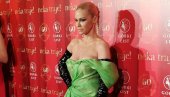 БЕКВАЛЧЕВА ЗАБЛИСТАЛА У ЗЕЛЕНОМ: Певачица украла шоу на једном престоничком догађају (ФОТО) БЕКВАЛЧЕВА ЗАБЛИСТАЛА У ЗЕЛЕНОМ: Певачица украла шоу на једном престоничком догађају (ФОТО)