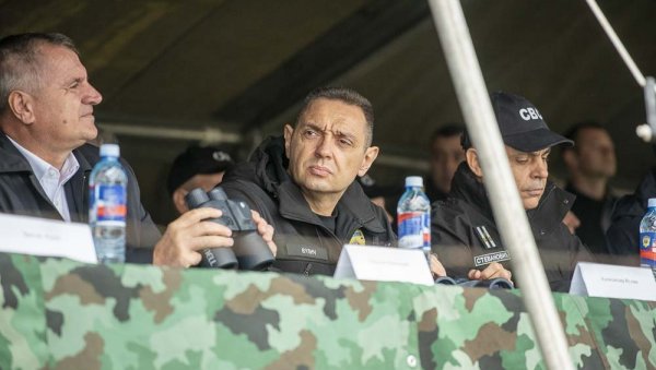 МИНИСТАР ВУЛИН: Вежба „Систем 2021“ успешна - Показала да Србија може да буде мирна, јер има ко о њој да брине МИНИСТАР ВУЛИН: Вежба „Систем 2021“ успешна - Показала да Србија може да буде мирна, јер има ко о њој да брине