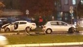 ДВЕ САОБРАЋАЈКЕ НА НОВОМ БЕОГРАДУ: Оборен пешак и смрскана два аутомобила (ФОТО) ДВЕ САОБРАЋАЈКЕ НА НОВОМ БЕОГРАДУ: Оборен пешак и смрскана два аутомобила (ФОТО)