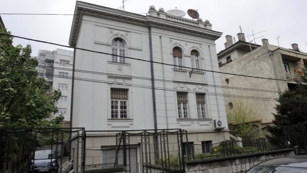 ПОЧЕЛО РУШЕЊЕ ВИЛЕ НА НЕИМАРУ: Инвеститор се припрема за радове у Интернационалних бригада 47 на Врачару ПОЧЕЛО РУШЕЊЕ ВИЛЕ НА НЕИМАРУ: Инвеститор се припрема за радове у Интернационалних бригада 47 на Врачару